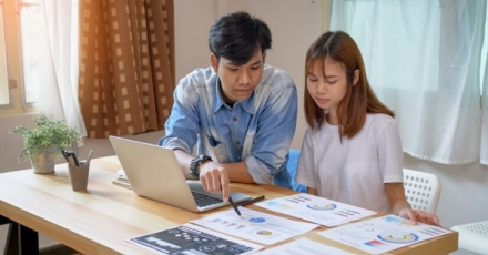 ประกันสะสมทรัพย์ VS กองทุนสำรองเลี้ยงชีพ ตัวช่วยสร้างเงินก้อนวัยเกษียณ