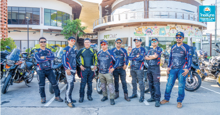 ภาพบรรยากาศ สาธิตการขับขี่แบบกลุ่มที่มีมาตรฐาน